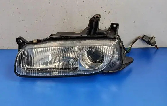Mazda 323 F Headlight/headlamp