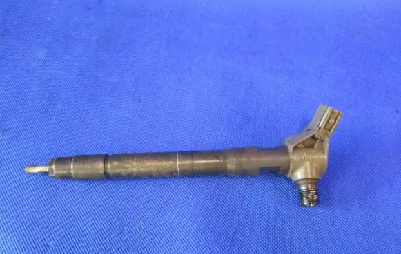 Mazda CX-5 Fuel injector SH0113H50