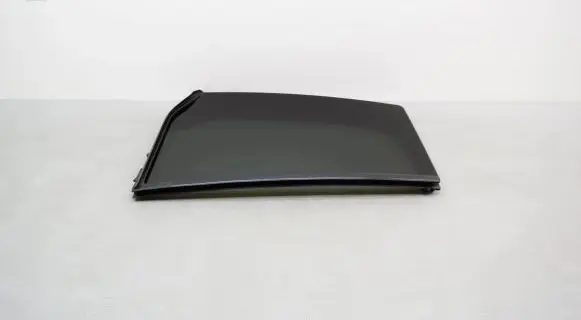 Volkswagen Touran III Rear side window 5TA845214