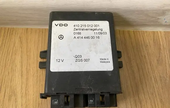 Mercedes-Benz Vaneo W414 Door central lock control unit/module A4144460016 410215012001