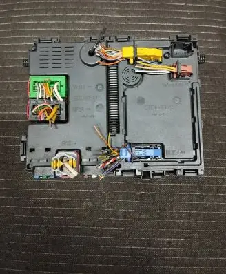 Peugeot 406 Comfort/convenience module 9639066580 S108551300G 600235383
