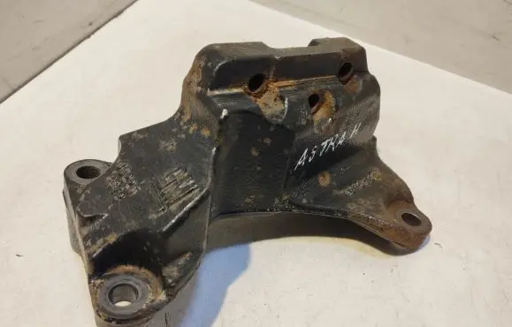 Opel Astra H Engine mounting bracket 13189381 332253673
