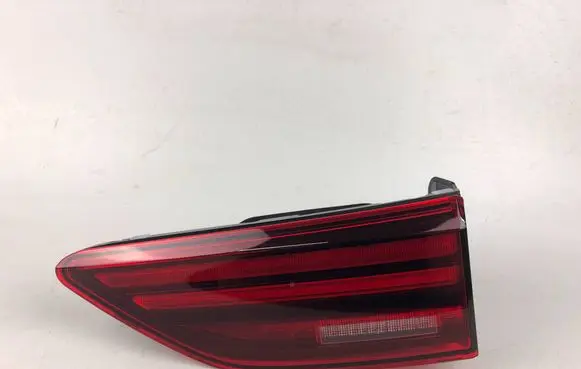 Tailgate rear/tail lights
