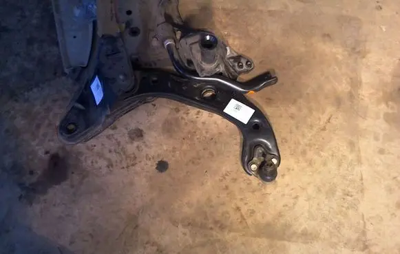 Toyota Prius (XW50) Front control arm 4806947060