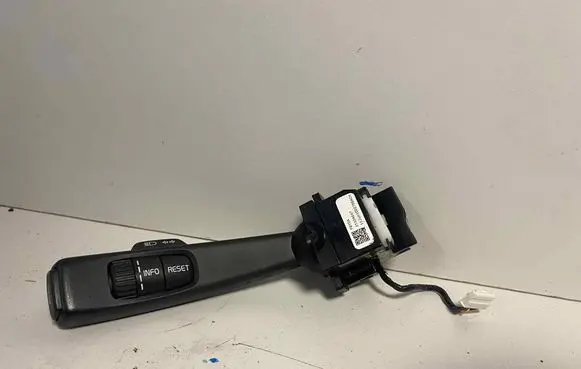 Volvo V60 Indicator stalk 31334647
