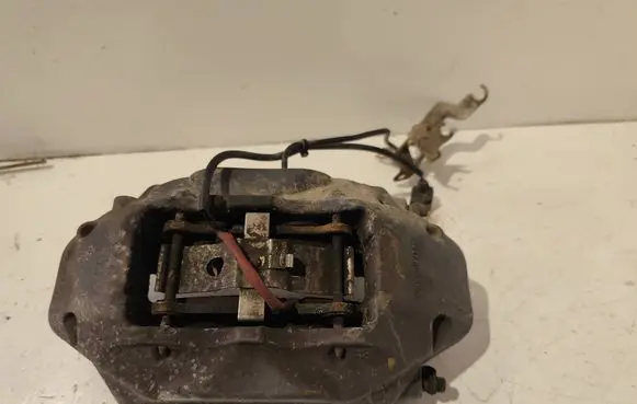 Volkswagen Touareg I Front brake caliper 209236061A BM6