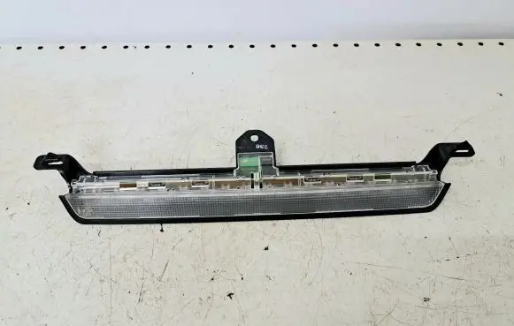 Volvo V70 Third/center stoplight 8658948