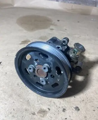 Volkswagen Sharan Power steering pump 7M0145157AA 3A674AA