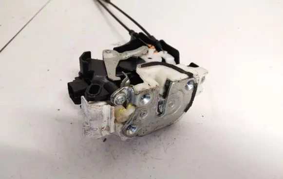Mitsubishi Lancer X Front door lock