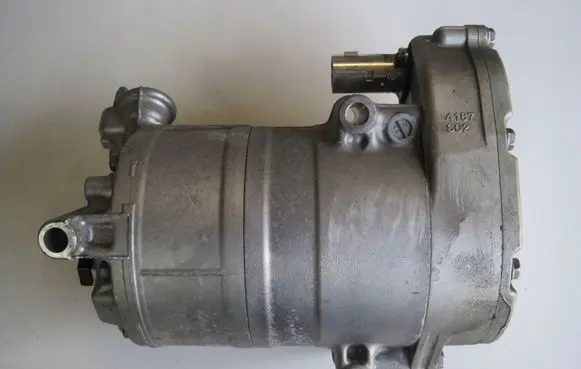 Volvo XC60 Air conditioning (A/C) compressor (pump) P32260523