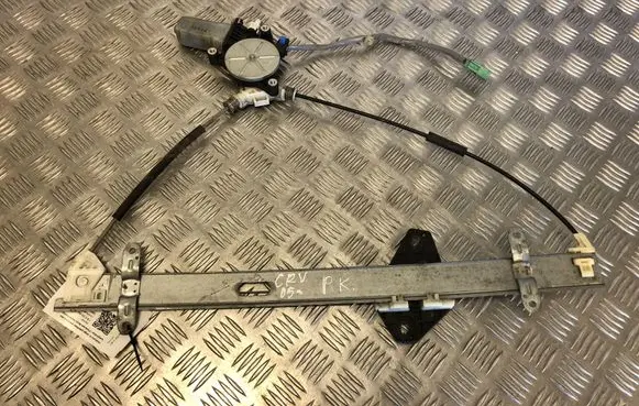 Honda CR-V Front door window regulator with motor
