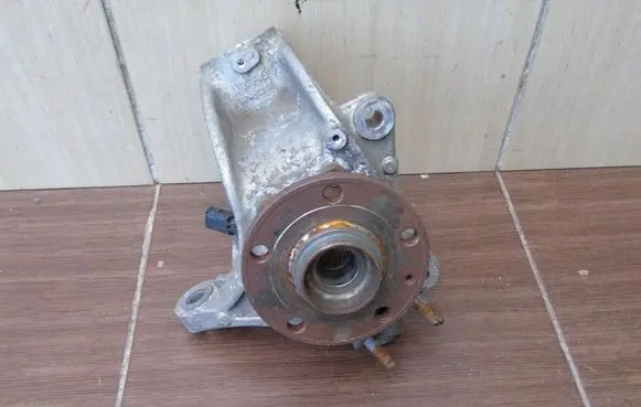 Volkswagen PASSAT B6 Front wheel hub spindle knuckle 3C0407258F