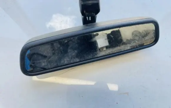 BMW X3 E83 Rear view mirror (interior) 823677409 e11015891