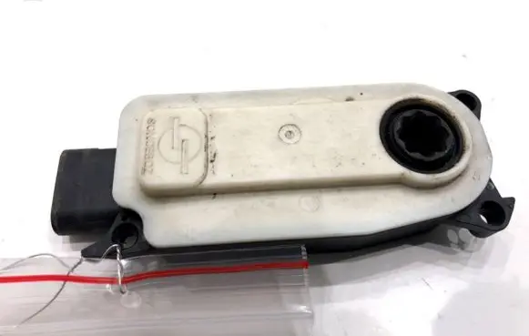 Peugeot 308 Other exterior part 5877R1001