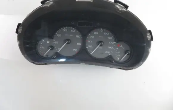 Speedometer (instrument cluster)