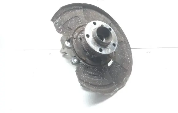 Rear wheel hub spindle/knuckle