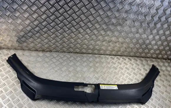 Audi Q7 4L Radiator trim 