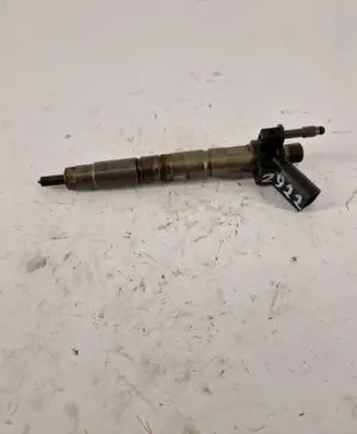 BMW 5 F10 F11 Fuel injector 780542803