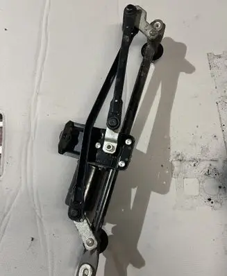 Hyundai Tucson JM Front wiper linkage and motor