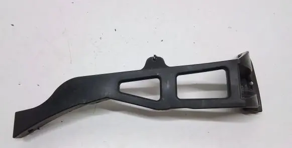 Mercedes-Benz CLA C117 X117 W117 Front bumper mounting bracket A1178850021