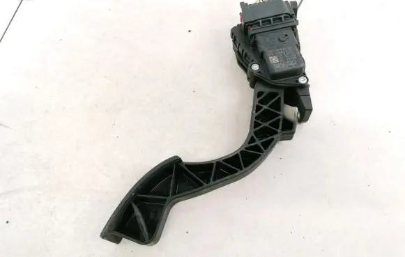 Mazda 3 I Accelerator throttle pedal 4M519F836AH 4M51-9F836-AH