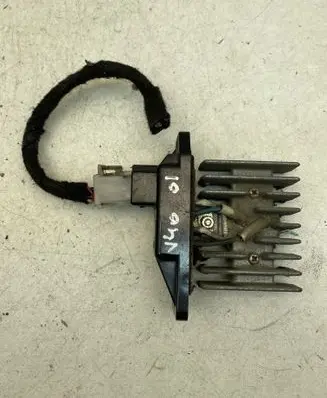 Volvo S40, V40 Heater blower motor/fan resistor 30864189 CSA555D013