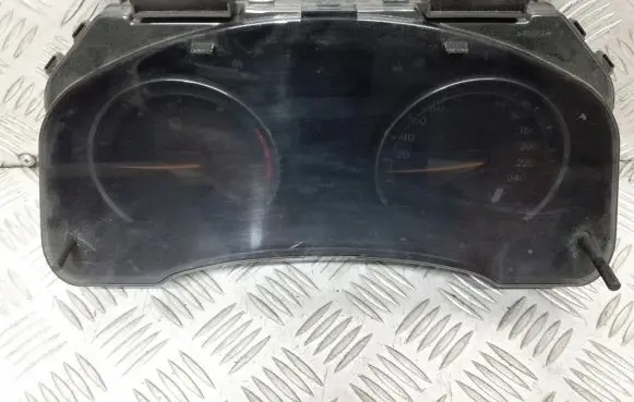 Toyota Avensis T270 Speedometer (instrument cluster) 83800-05K20