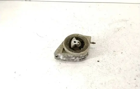 Engine mount bracket