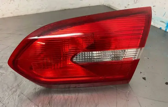 Ford Focus Rear/tail lights F1EB13A602AB