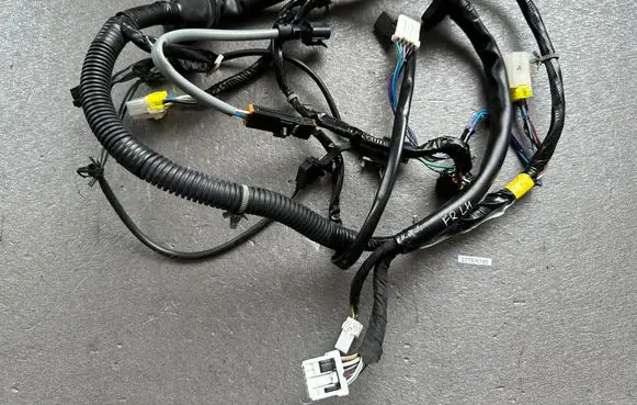 Nissan Terrano Front door wiring loom 241240X801