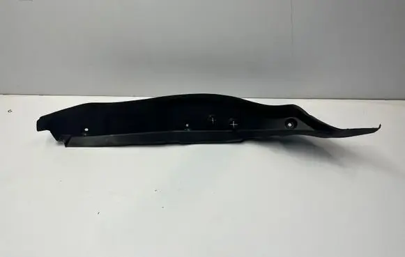 Mercedes-Benz C AMG W205 Fender end trim A2058890125