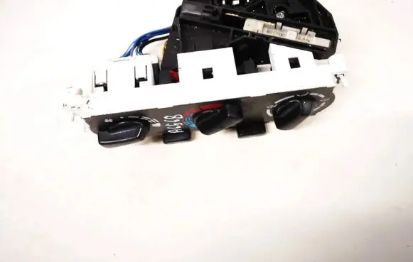 Nissan Primera Climate control unit 7040230732