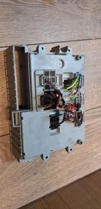 BMW 1 E81 E87 Fuse module 690662106