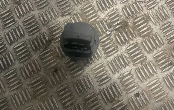 Mercedes-Benz Sprinter W906 Heater blower fan relay 