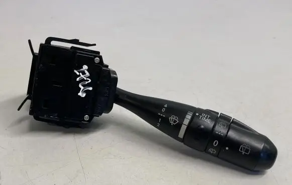 Mitsubishi Colt Wiper control stalk 17E018