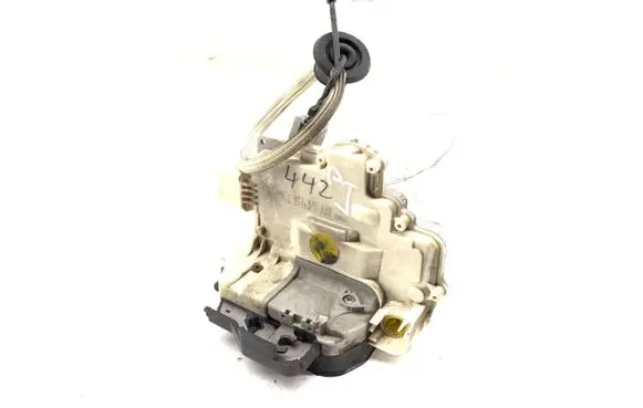 Audi A6 S6 C6 4F Front door lock 4F1837015