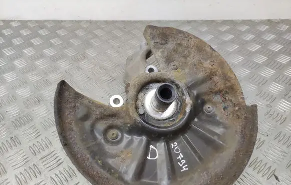 Rear wheel hub