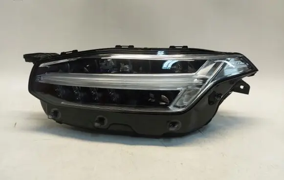 Volvo XC90 Headlight/headlamp 3234248