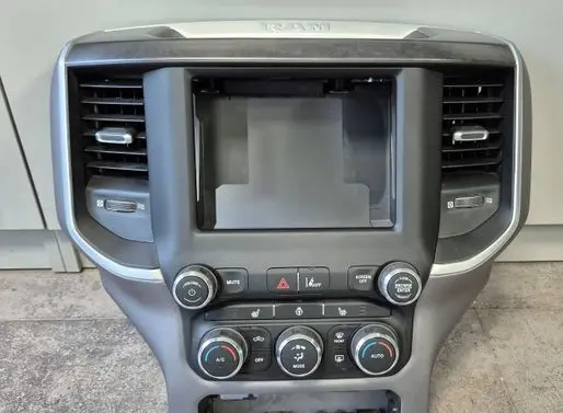 Dodge RAM Air conditioner control unit module P68421873AA 68421873AA 5YU433XLAF