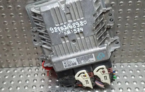Peugeot 2008 I Engine control unit/module S26282974 S180123008A 9800268980