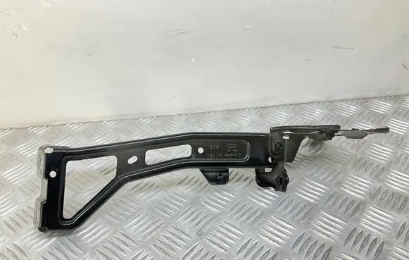 Audi A4 S4 B9 Fender mounting bracket 8W0821135B