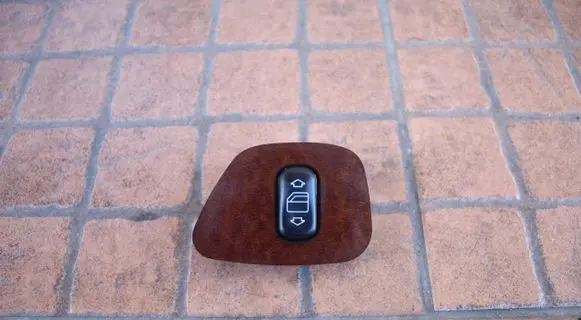 Mercedes-Benz E W210 Quarter vent window switch 