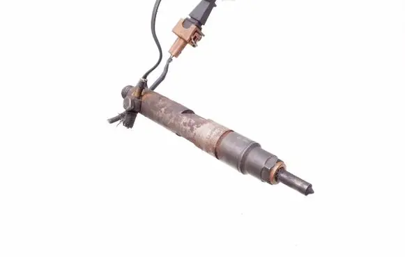 Volkswagen Golf III Fuel injector 028130201J