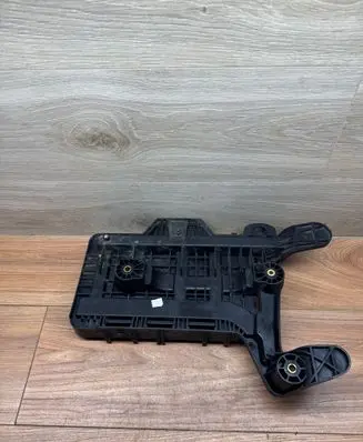 Audi A4 S4 B7 8E 8H Battery box tray 1K0915333B
