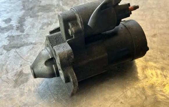 Renault Scenic II - Grand scenic II Starter motor 8200584675B
