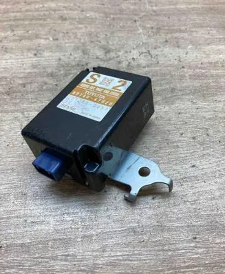 Toyota Prius (XW30) Door control unit/module 8974047020 2713000081