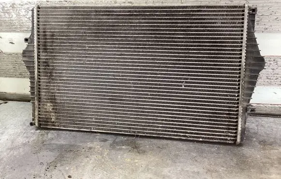 Volvo XC70 Intercooler radiator 989580C 31274554 07091905