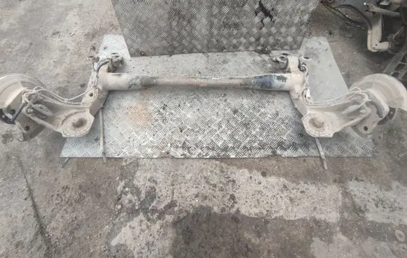 Opel Zafira B Rear subframe 