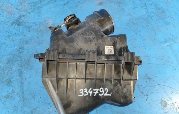Mazda 6 Air filter box 1026174S01