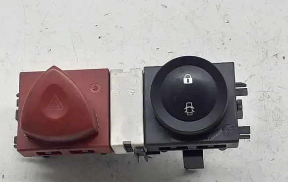 Renault Megane II Hazard light switch 8200095493 8200109723 88040001